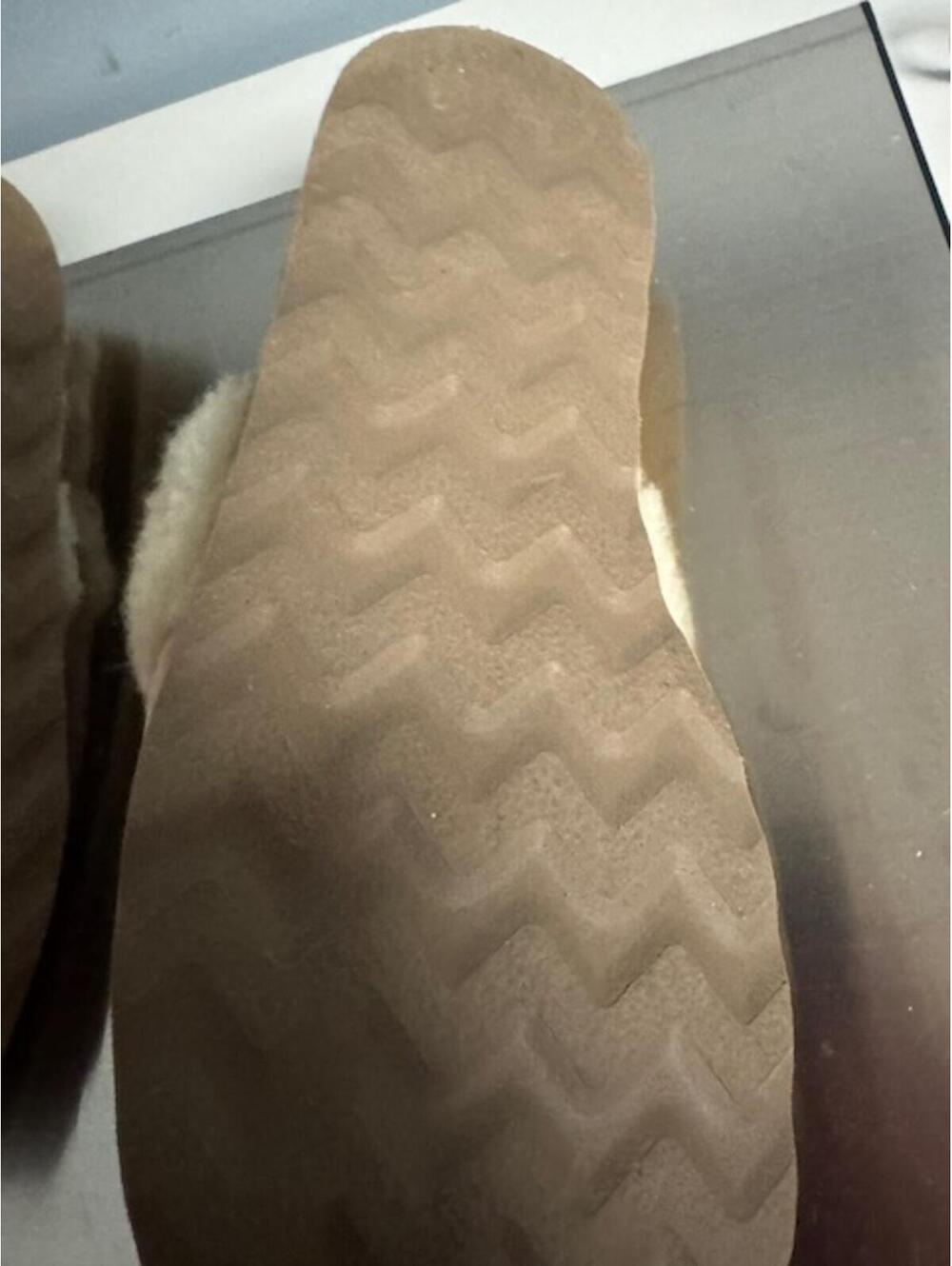 Mudd Cozy Faux Shearling Slippers - Size 7 - Picture 4 of 4
